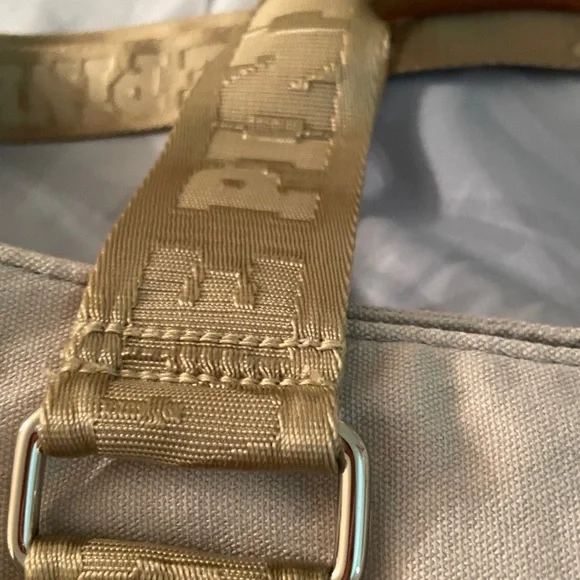 PINK Victoria's Secret Beige Travel Bag in EUC - Picture 4 of 16